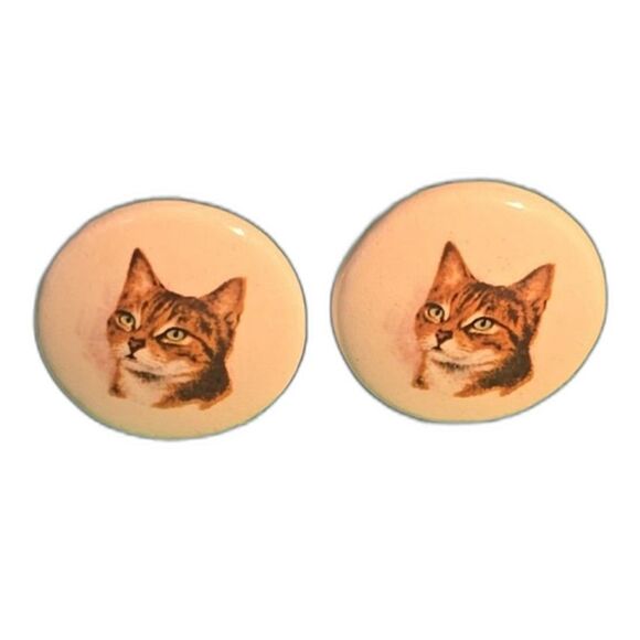 Earrings By The Button Connection Resin Cat Face Earrings - Picture 1 of 6